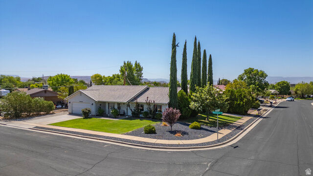 Property Photo:  937 W Yucca Ln  UT 84780 