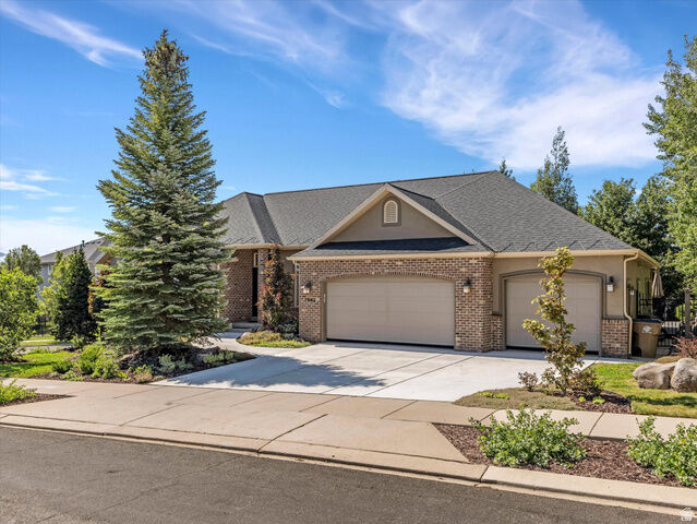 Property Photo:  1942 E Vista Ridge Ct  UT 84020 