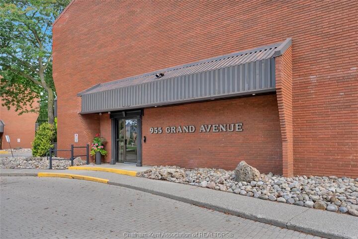 955 Grand Avenue West 109 — photo 1