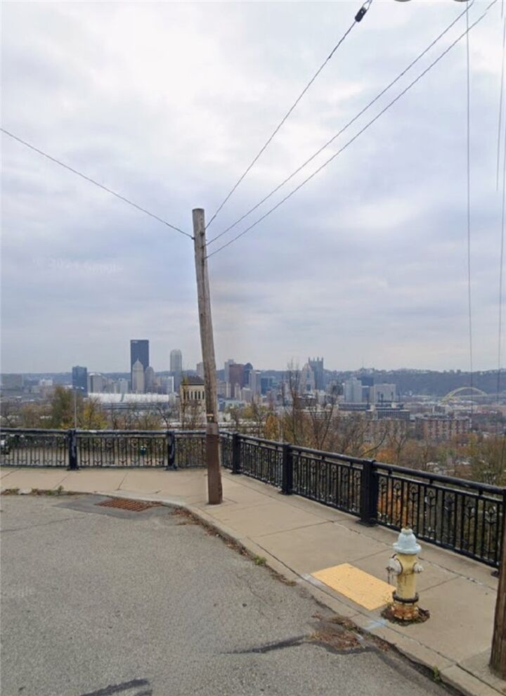 Property Photo: 1603 Meadville St PA 15214