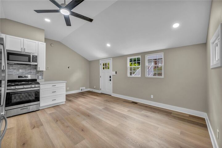 Property Photo:  1305 Terrace St  PA 15017 