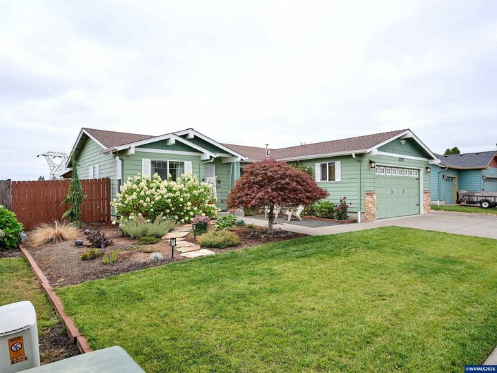 Property Photo: 6224 Elena St NE OR 97321