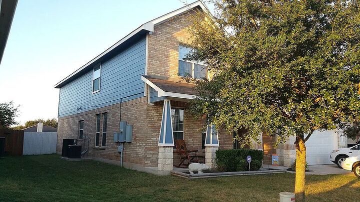 Property Photo: 106 Floating Leaf Drive TX 78634