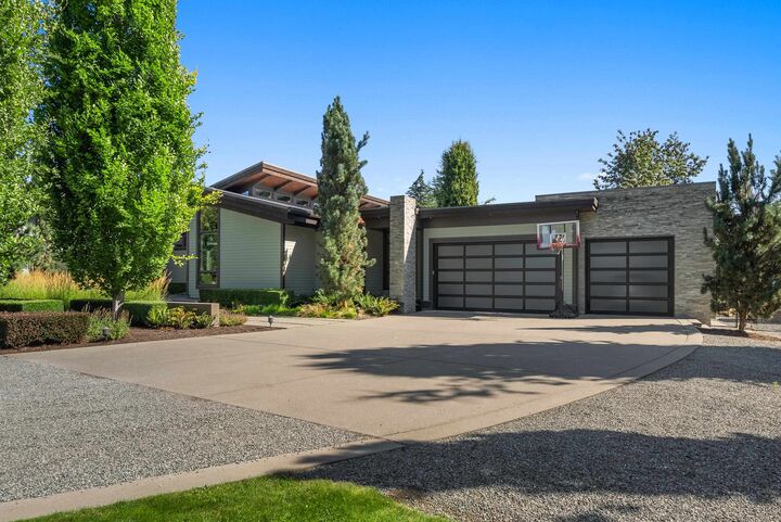 Property Photo: 28838 Buchanan Avenue BC V4X 2C8