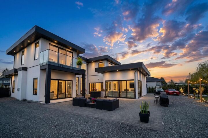 Property Photo: 11500 Blundell Road BC V6Y 1L3