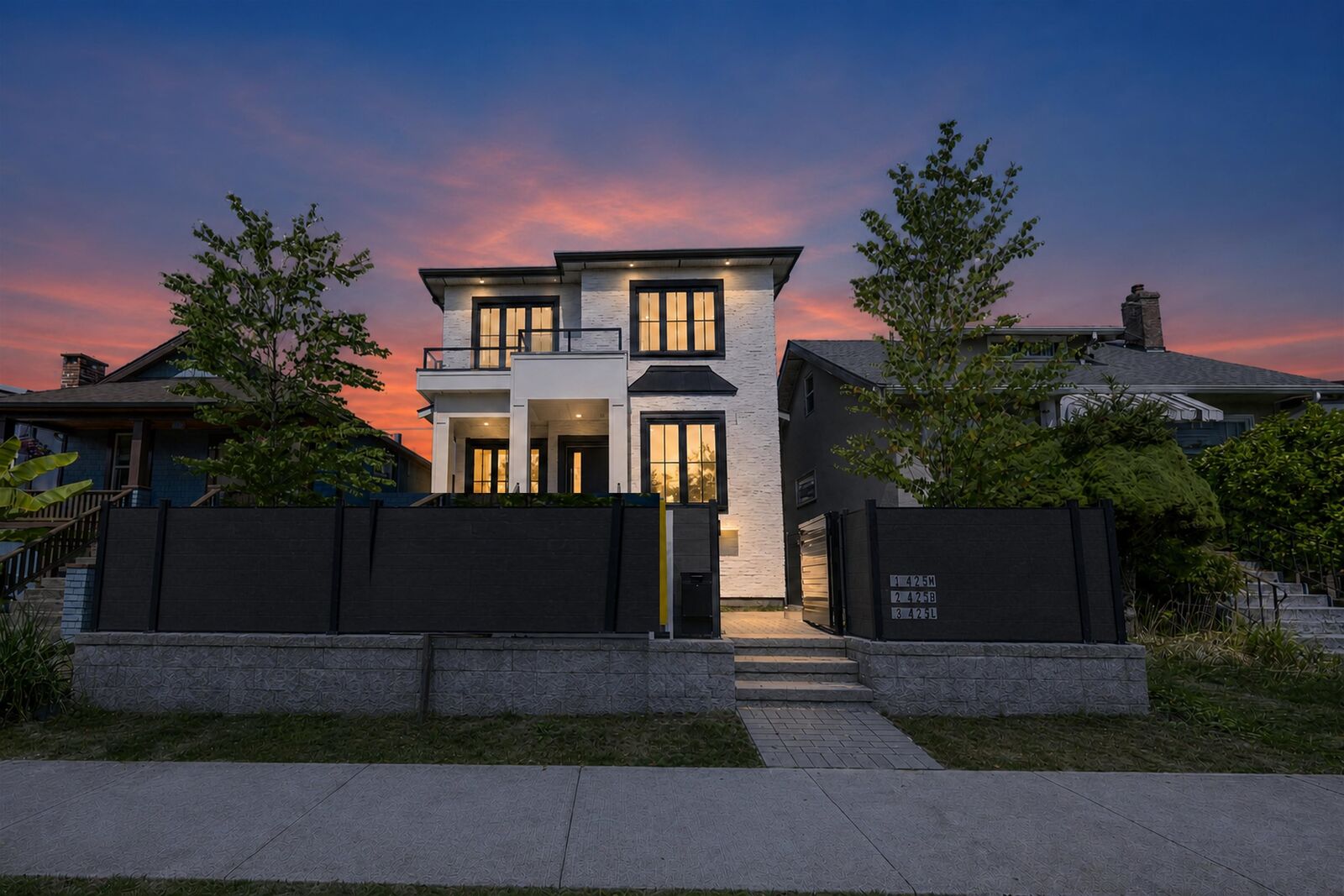 Property Photo:  425 E 56th Avenue  BC V5X 1R5 