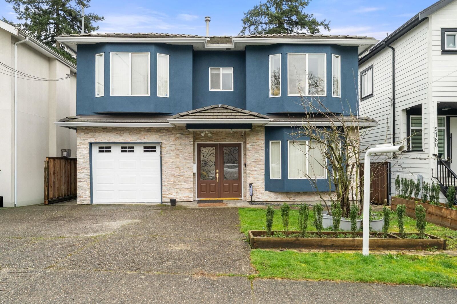 Property Photo: 5174 Aberdeen Street BC V5R 4M3