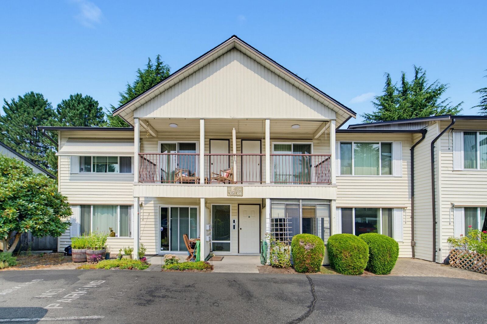 Property Photo:  2853 W Bourquin Crescent 108  BC V2S 6H6 