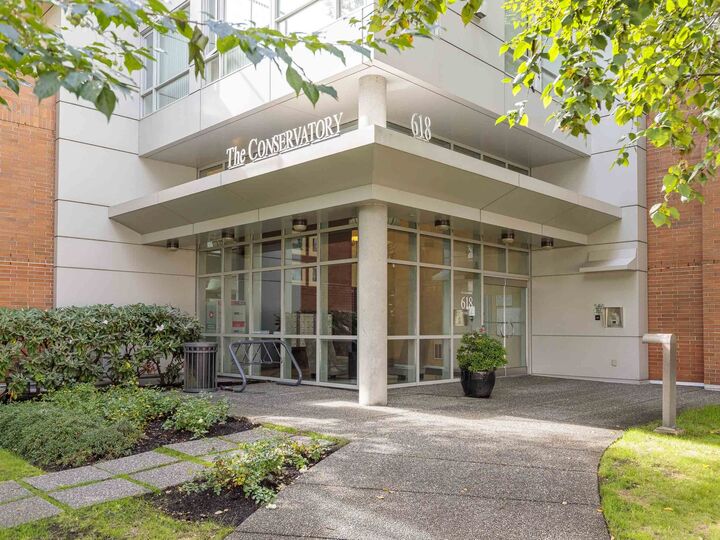 Property Photo: 618 W 45th Avenue 412 BC V5Z 4R7