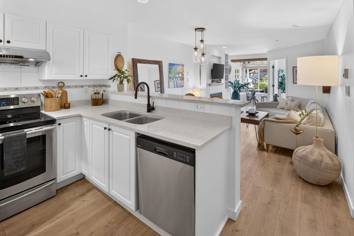 Property Photo: 760 Kingsway 309 BC V5V 3C1