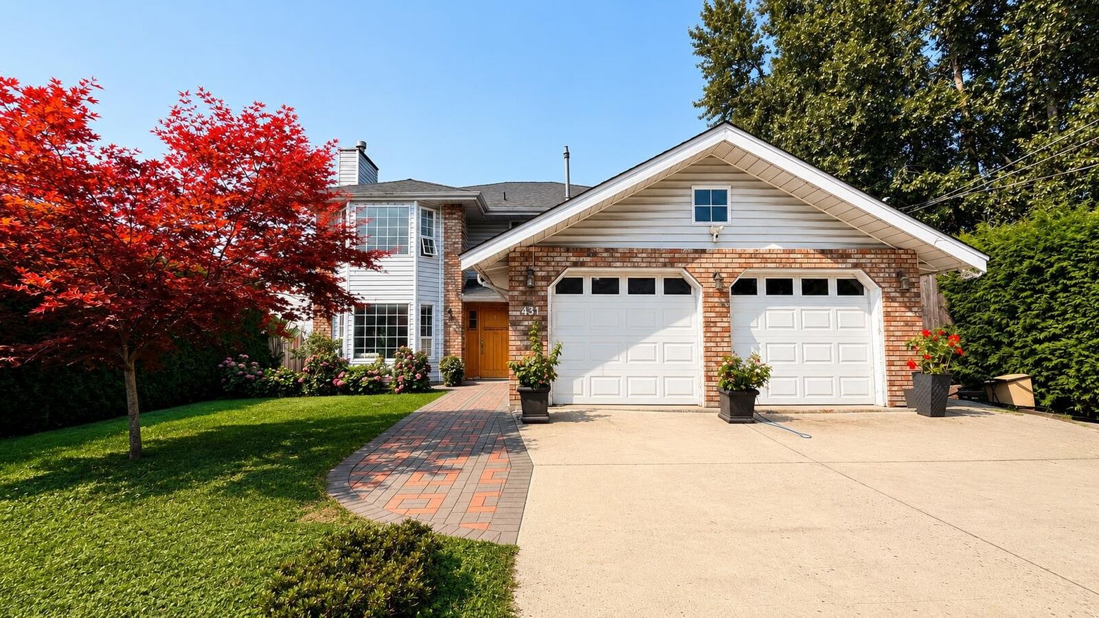 Property Photo: 431 Ewen Avenue BC V3M 5B5