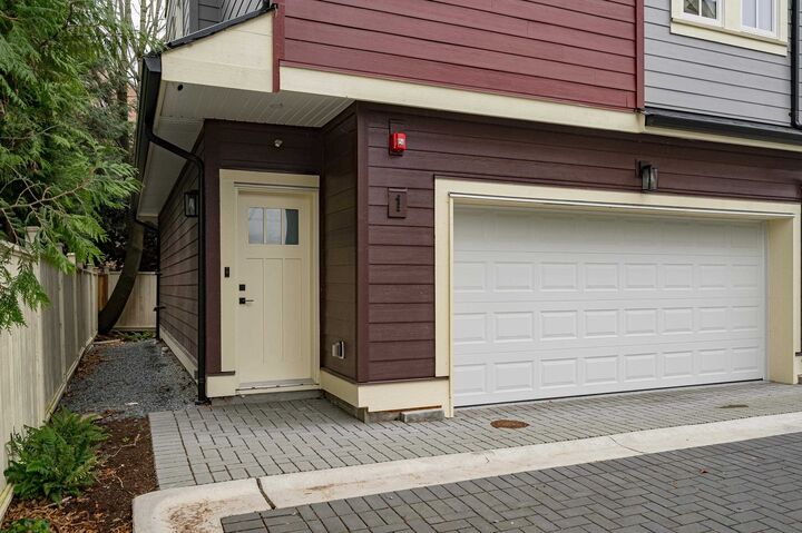 Property Photo: 4829 48 Avenue 3 BC V4K 1V2