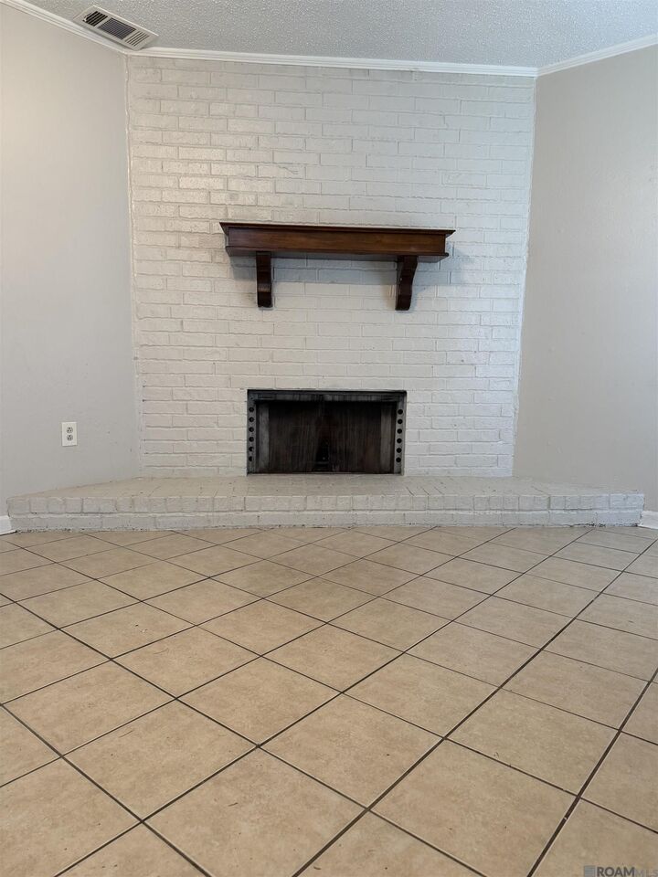 Property Photo: 3363 King Bradford Dr #3363/3365 LA 70816