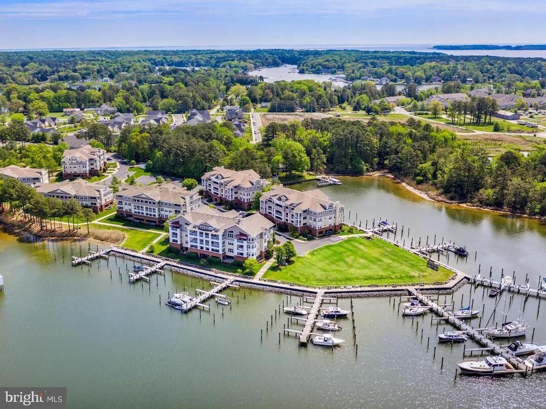 Property Photo:  634 Oyster Bay Place 404  MD 20688 