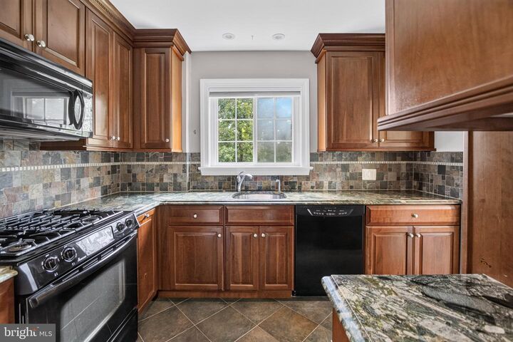 Property Photo: 3250 Martha Custis Drive VA 22302