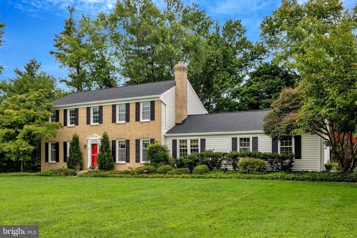 Property Photo:  10004 Minburn Street  VA 22066 