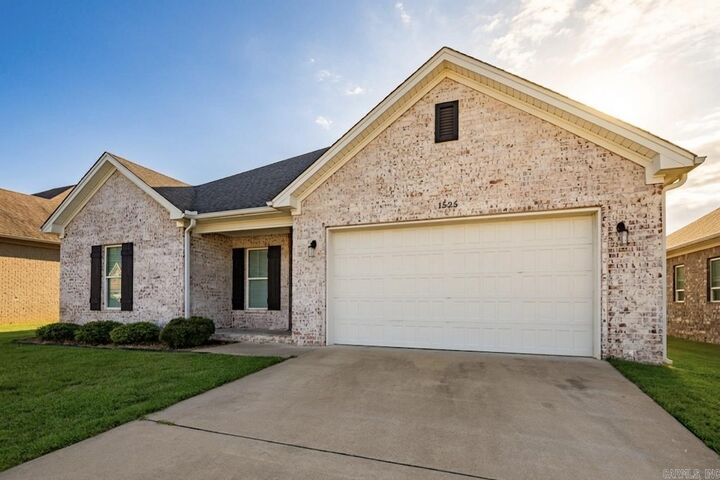 Property Photo:  1525 Cherry Bark Drive  AR 72034 