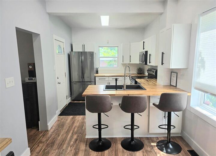 Property Photo: 167 Cavell Drive MB R3J 1P2
