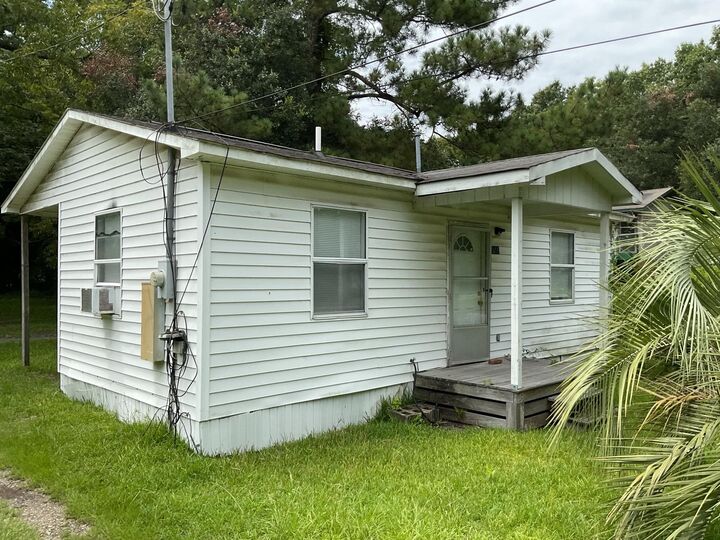 Property Photo:  1819 Gilbert Ln.  SC 29440 