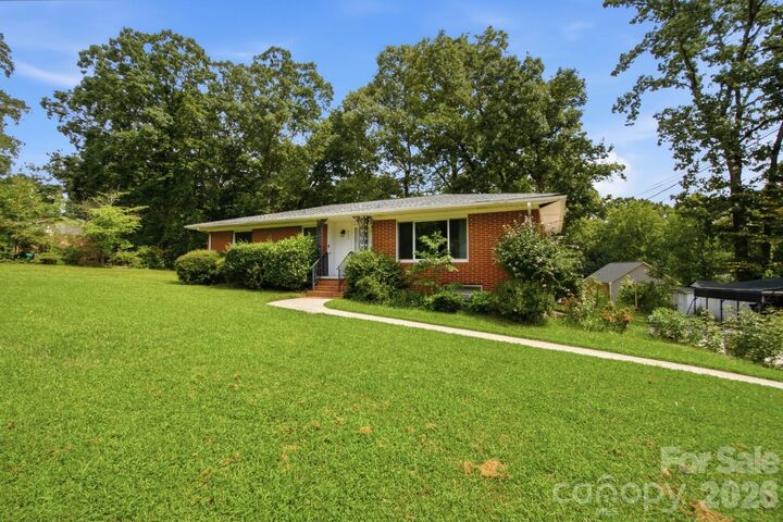 Property Photo:  406 Town Street  NC 28088 