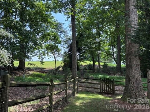 Property Photo: 9424 Fairway Ridge Road NC 28277