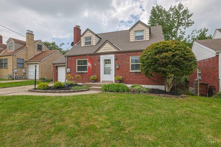 Property Photo: 3853 Biehl Avenue OH 45248