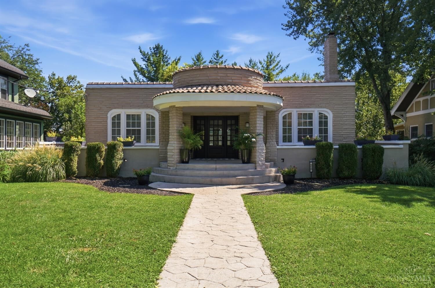 Property Photo: 910 Springfield Pike OH 45215