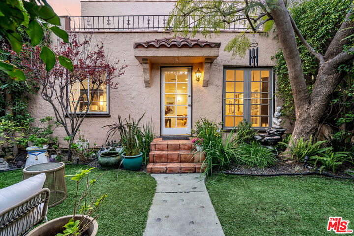 Property Photo:  837 Westmount Dr  CA 90069 