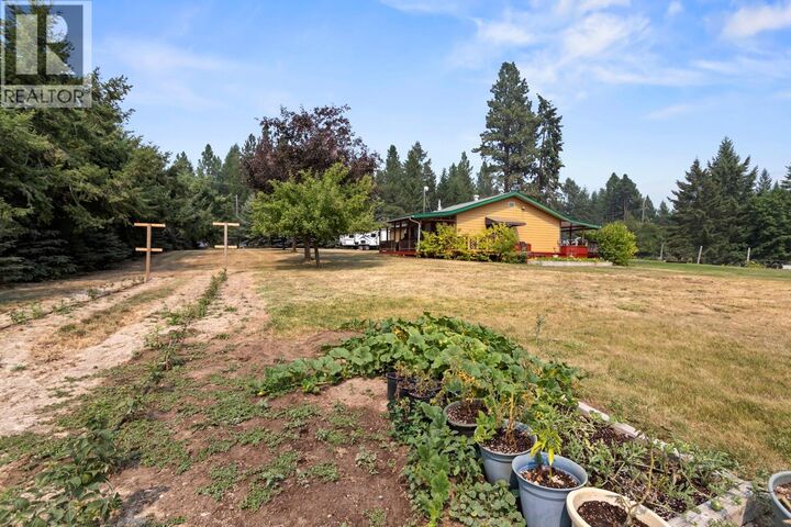 Property Photo: 1889 7th Street BC V0B 1G2