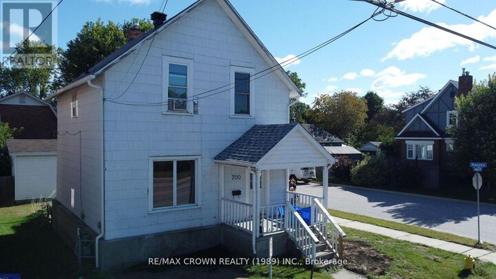 Property Photo:  700 Main Street West  ON P1B 2V7 