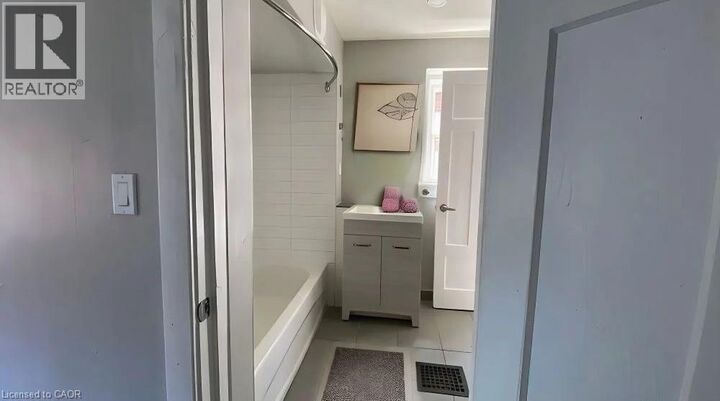 Property Photo:  72 Victoria Avenue South 103  ON L8N 2S7 