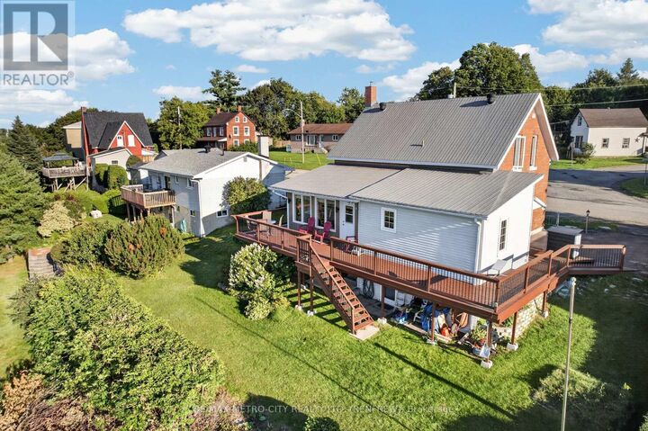 Property Photo:  293 Queen Street  ON K0J 1T0 