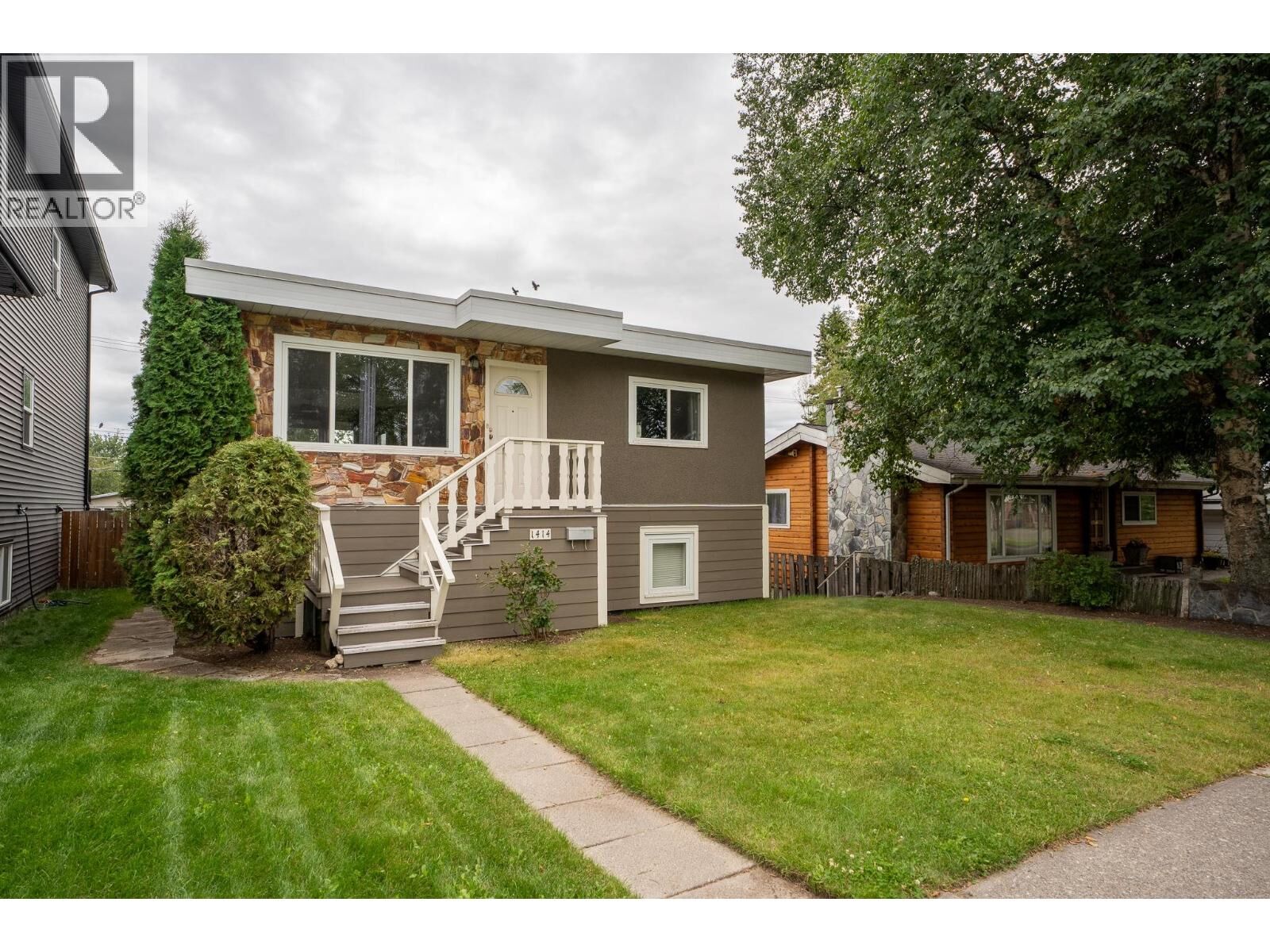 Property Photo: 1414 Freeman Street BC V2M 2R8