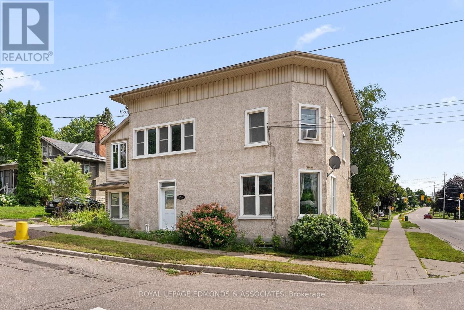 Property Photo: 403 Mackay Street ON K8A 1E3
