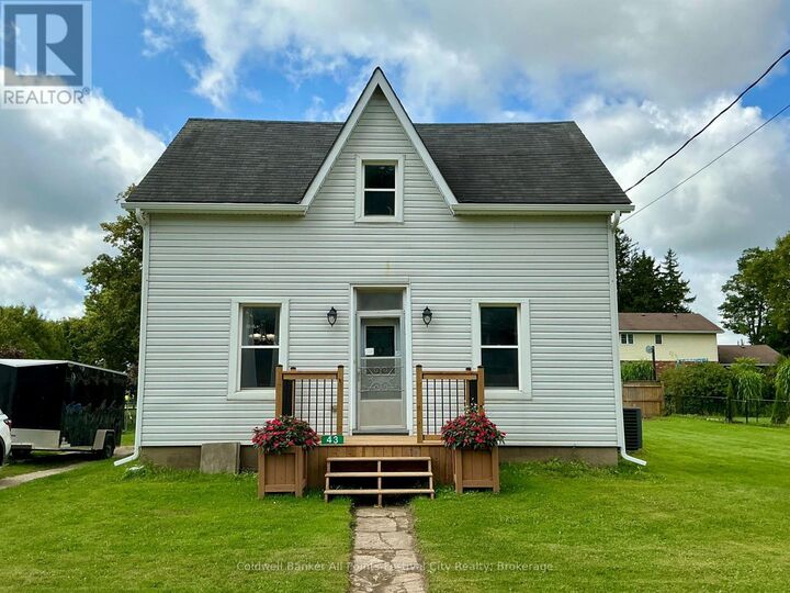 Property Photo: 43 Maddison Street East ON N0K 1P0