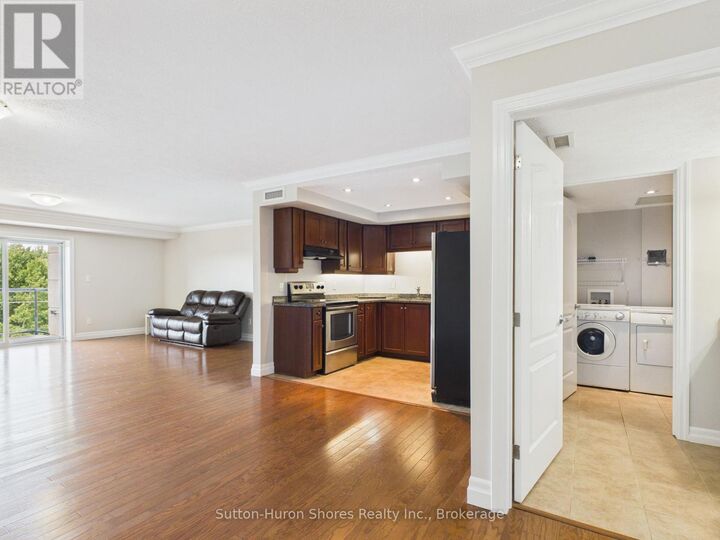 Property Photo:  221 Adelaide Street 402  ON N0H 2L0 