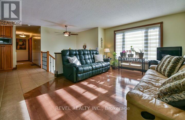 Property Photo:  299 Dorans Road  ON P4N 7C3 