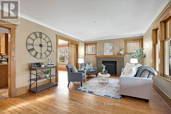 Property Photo: 46 Rosebery Place ON N5R 2H7