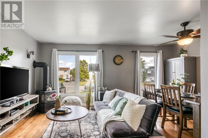Property Photo: 1035 Woodbine Avenue ON P3A 5B1