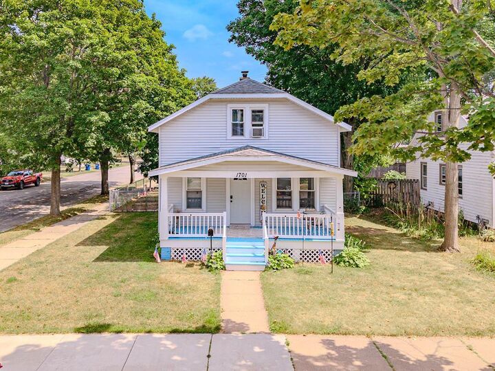 Property Photo:  1701 Roosevelt Street  WI 54403 
