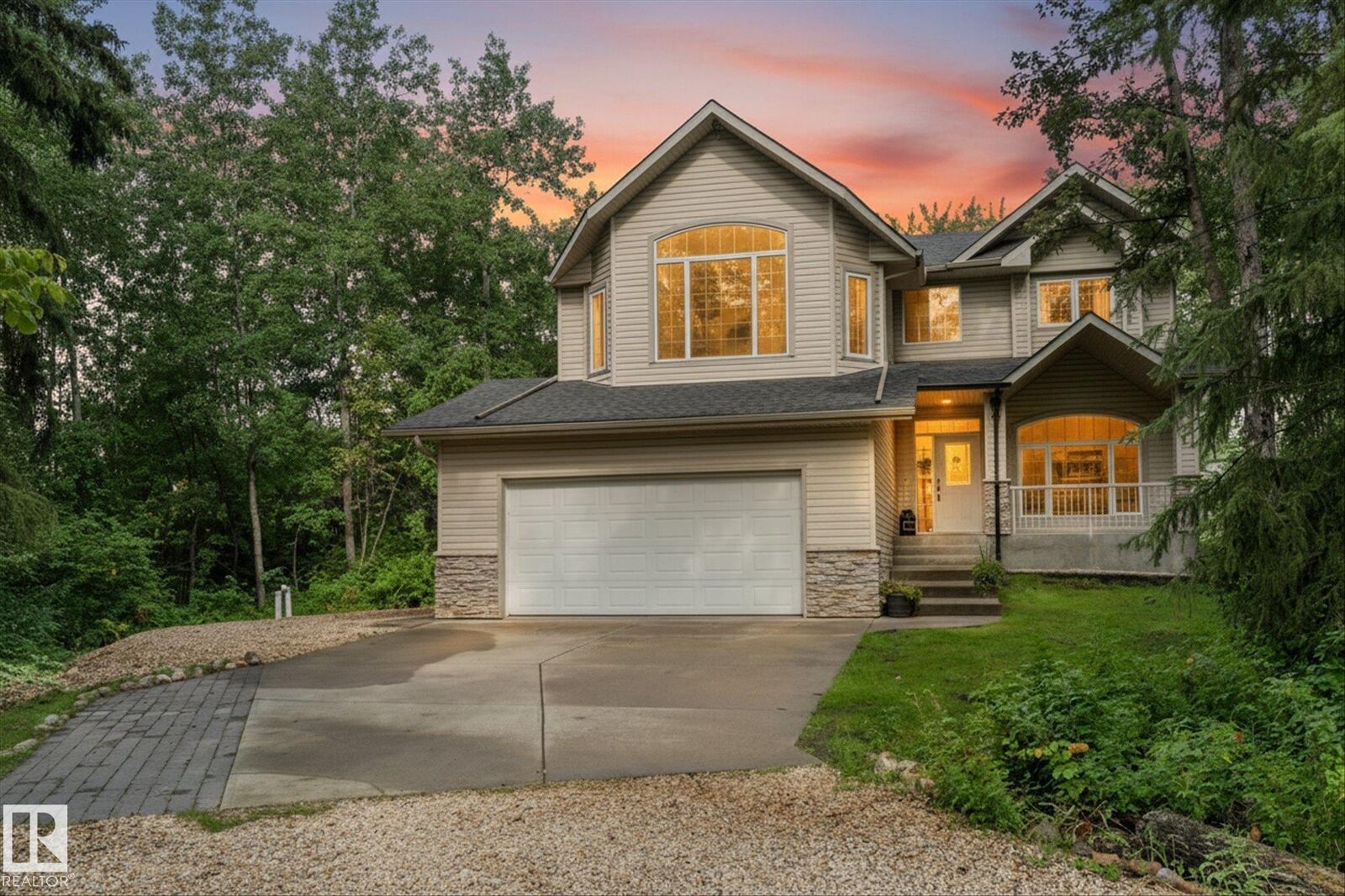 Property Photo: 27107 Twp Road 510 13 AB T7Y 1H6