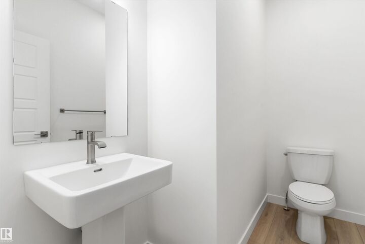 Property Photo:  922 18 Avenue NW  AB T6T 2X4 