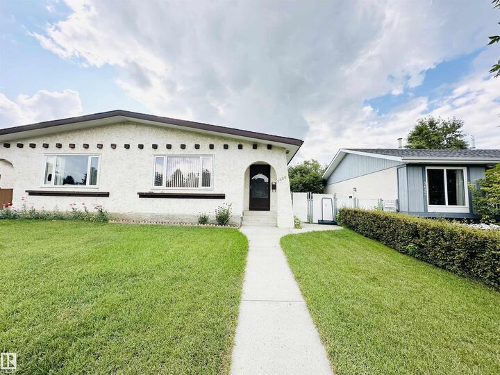 Property Photo: 5620 55A Street AB T9A 2A9