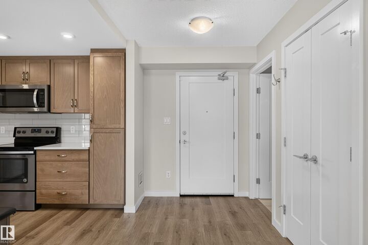 Property Photo:  5504 Schonsee Drive NW 131  AB T5Z 0N9 