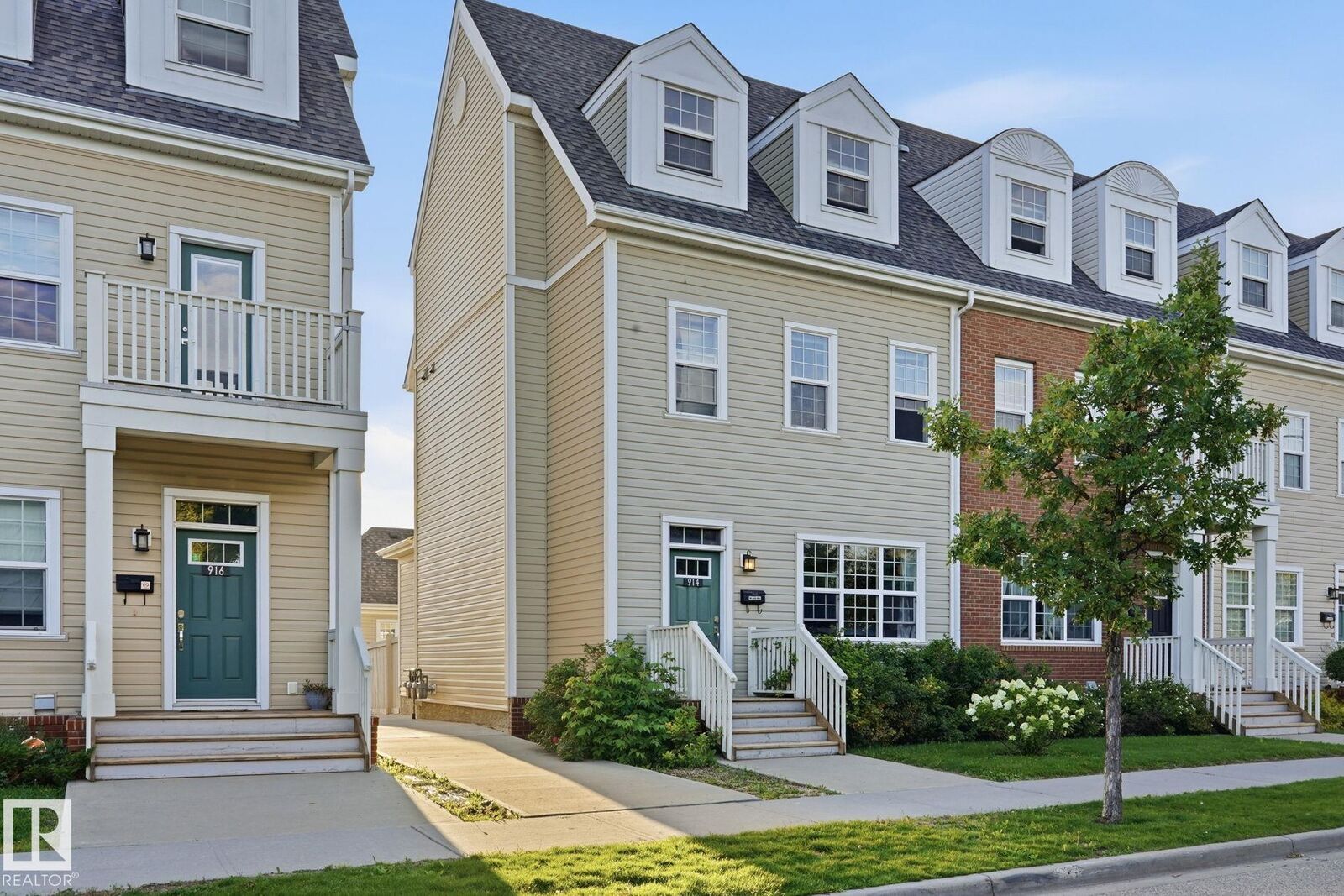 Property Photo:  914 Valour Way NW  AB T5E 6S1 