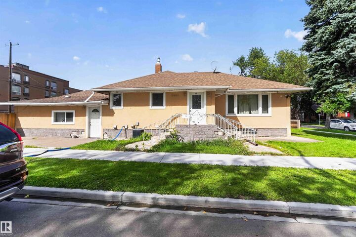Property Photo:  9402 117 Avenue NW  AB T5G 0M4 