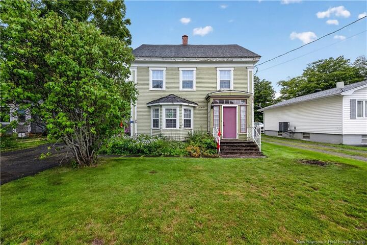 5910 King Street — photo 1
