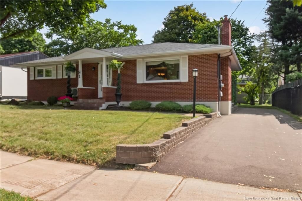 Property Photo:  81 Mount Royal Boulevard  NB E1E 2V3 