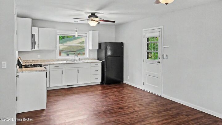 Property Photo:  3613 Freedom Way  KY 40229 