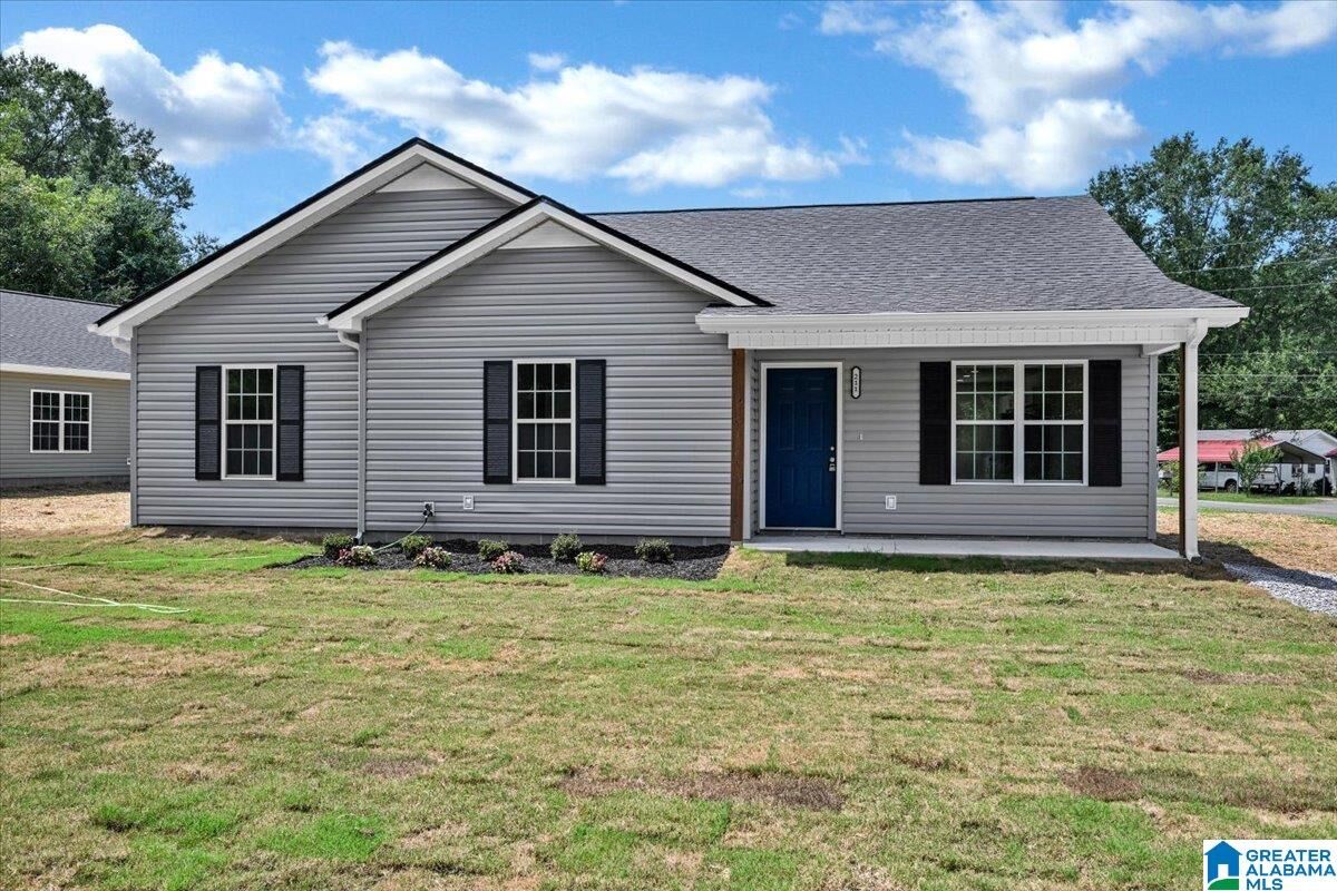 Property Photo: 211 Dean Avenue AL 35077